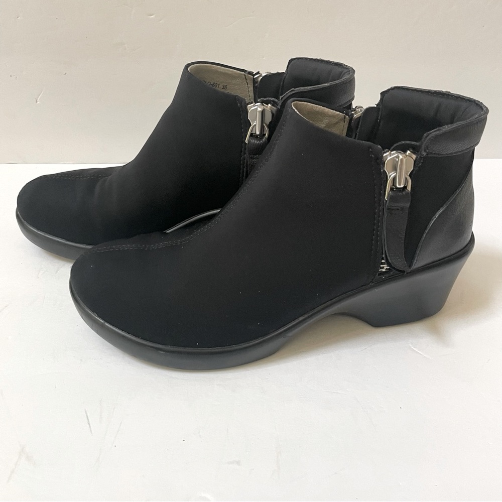 Alegria Sloan Zip Wedge Stretch Ankle Boot Size 6-6.5/EU 36